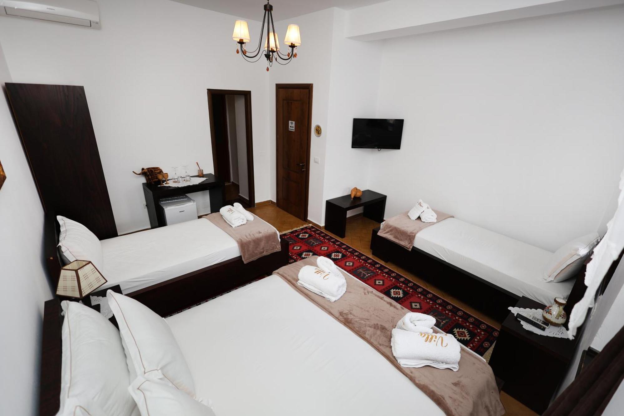 Villa Elmar Берат Екстериор снимка