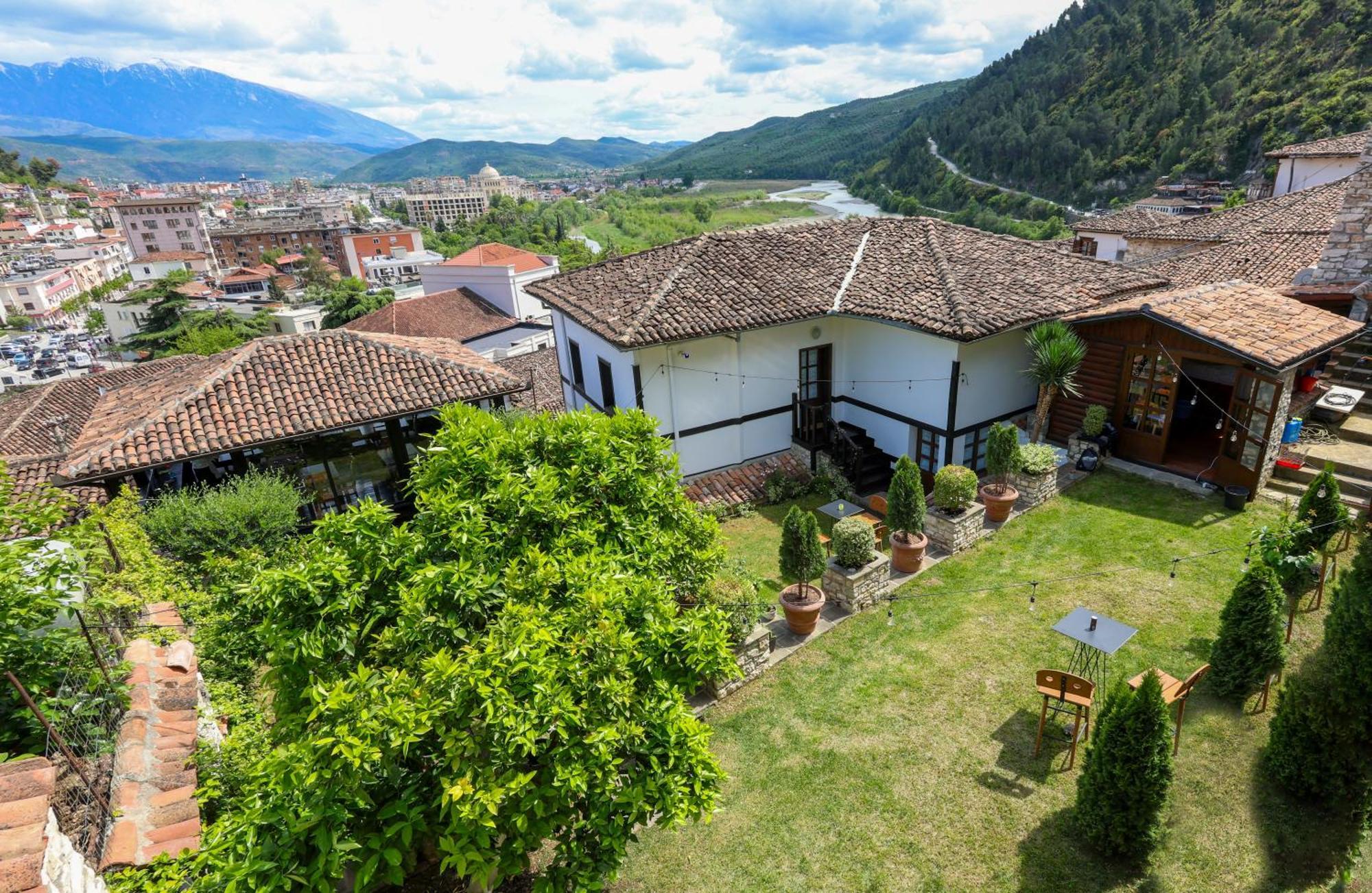 Villa Elmar Берат Екстериор снимка